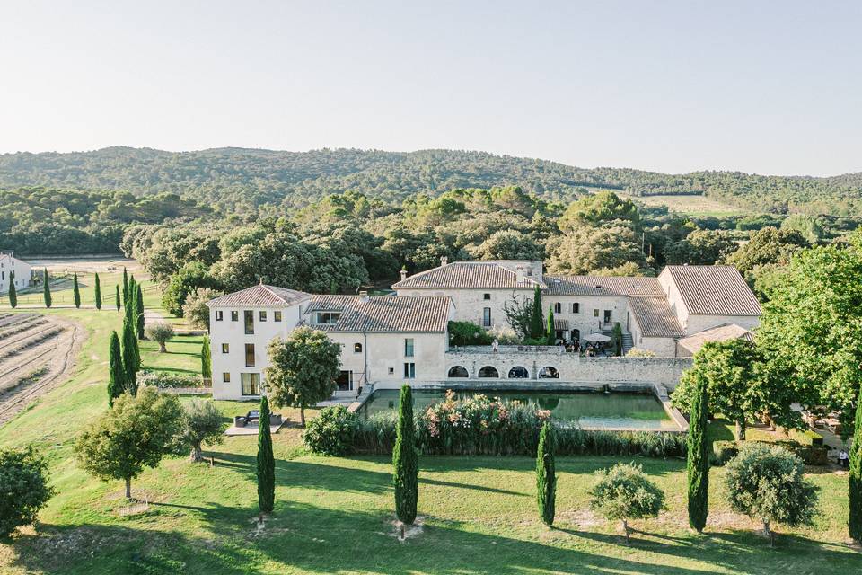 Les Domaines de Patras lieu de réception mariage en Drôme Provençale avec lac privé et domaine historique